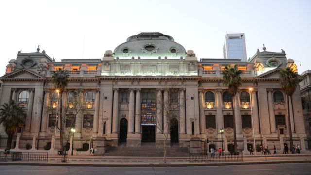 Biblioteca Nacional de Chile, fuente Wikipedia