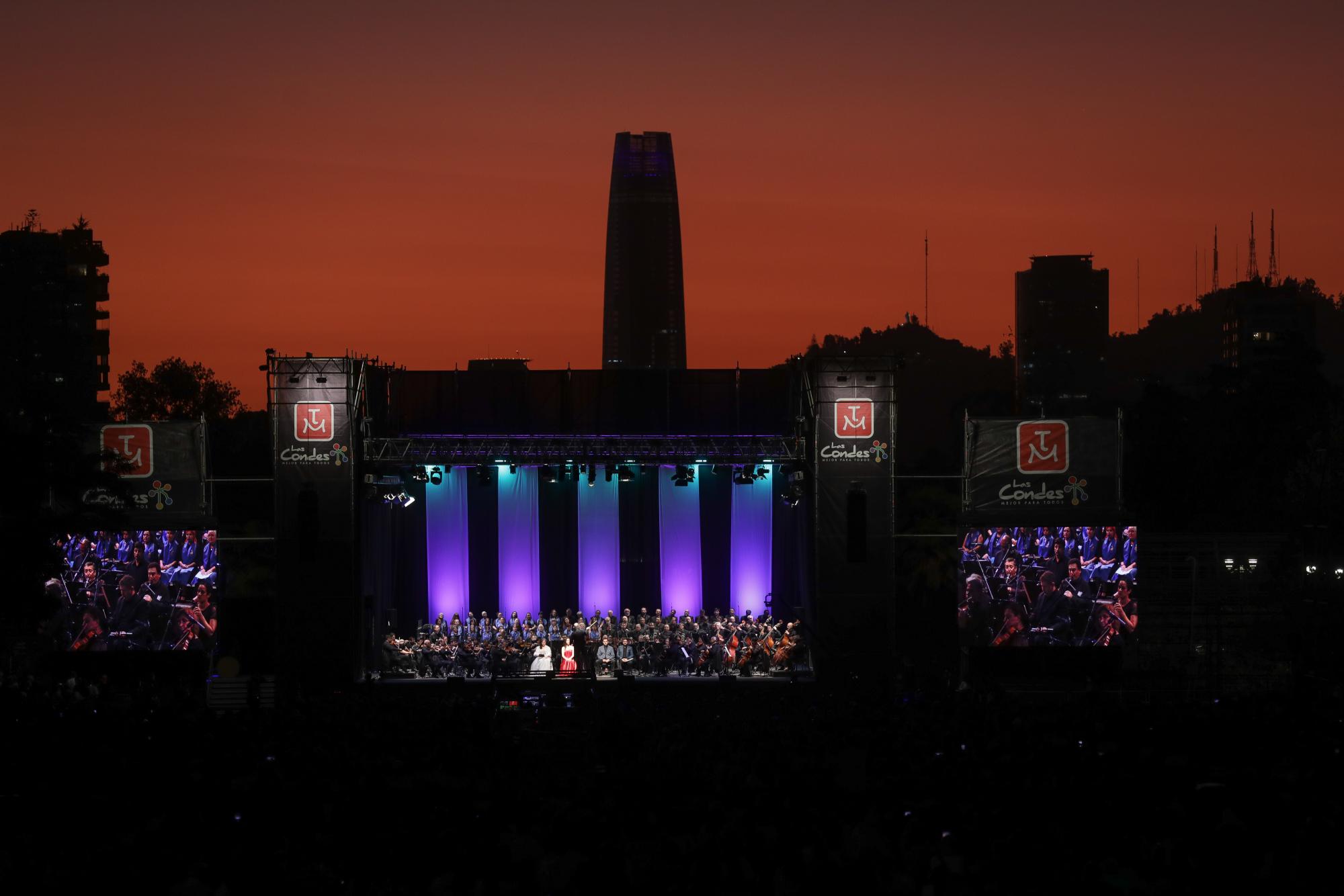 Orquesta Sinfónica Nacional y Coro Sinfónico de la U. de Chile presentarán “Carmina Burana” gratis y al aire libre