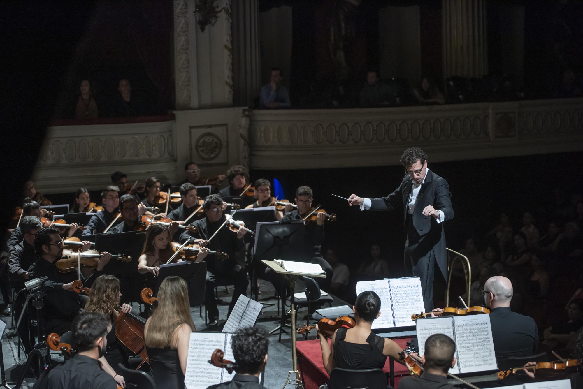 Termina la temporada de conciertos en el Municipal de Santiago con “Mahler total”